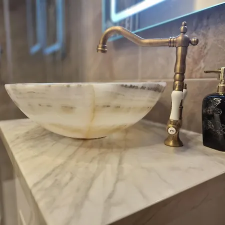 Rebeq Alezzi Apartamento 3*