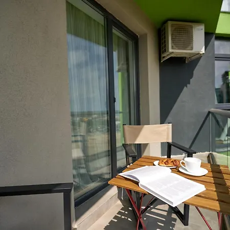 Rebeq Alezzi Beach Apartment Navodari