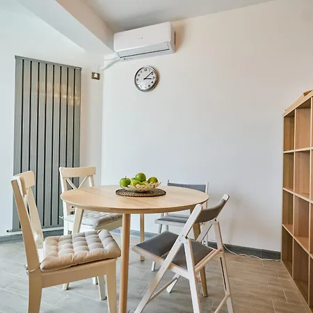 Rebeq Alezzi Apartamento Năvodari