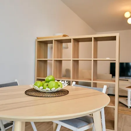 Rebeq Alezzi Beach Apartment